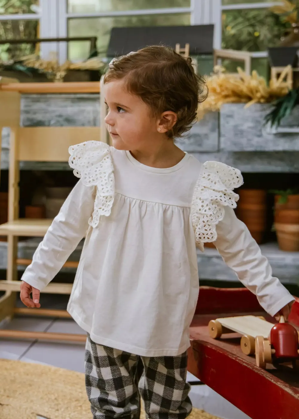 Coco Village Ruffle Shoulder Tee Black 9-12m
